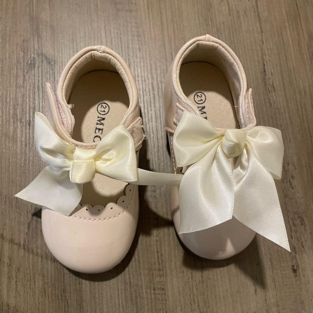 Girls Pink Mary Jane Dress Shoes with Cream Satin Bows